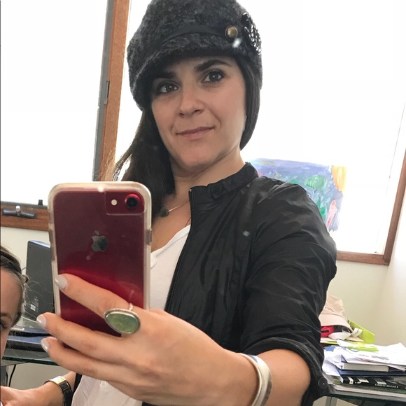 Meet your Posher, Iris - Picture 4 of 9